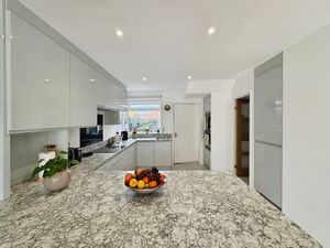 Photo 21- click for photo gallery